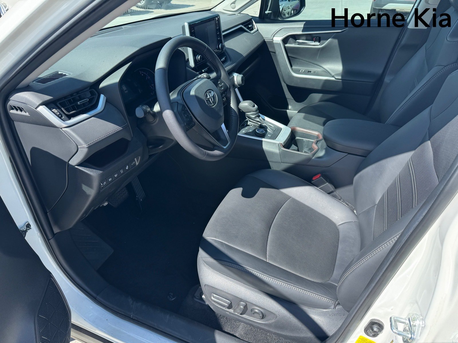 Used 2021 Toyota RAV4 Limited AWD/4WD image 9
