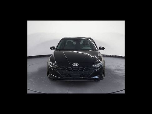 Used 2022 Hyundai Elantra SEL w/ Convenience Package FWD image 9