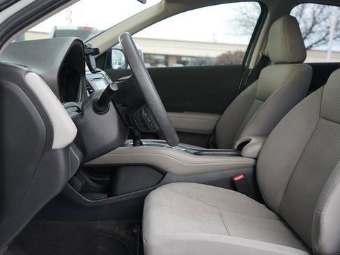 Used 2021 Honda HR-V LX image 4