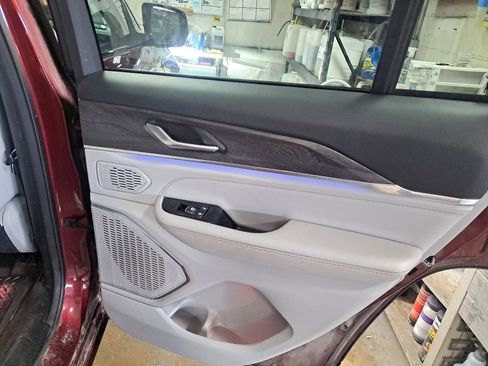 Used 2023 Jeep Grand Cherokee Overland w/ Rear Seat Video Group I AWD/4WD image 22