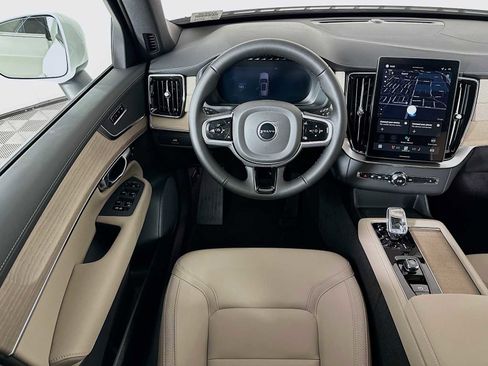 New 2026 Volvo XC90 B5 Core image 21