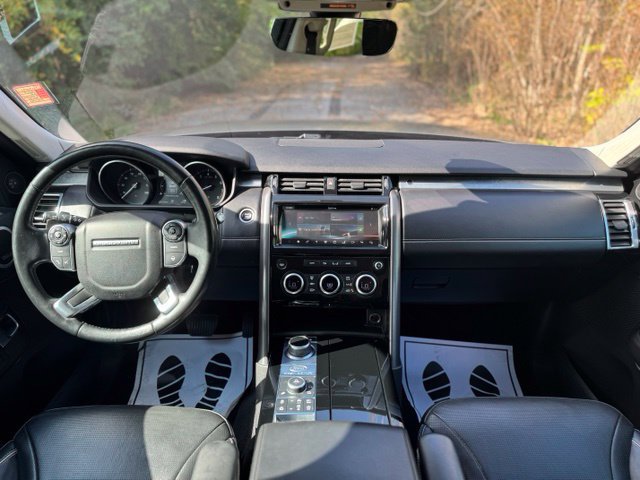 Used 2017 Land Rover Discovery First Edition AWD/4WD image 21