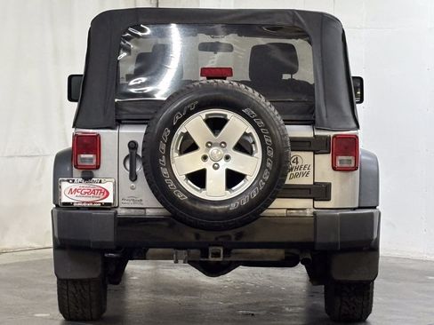 Used 2015 Jeep Wrangler Sport AWD/4WD image 6
