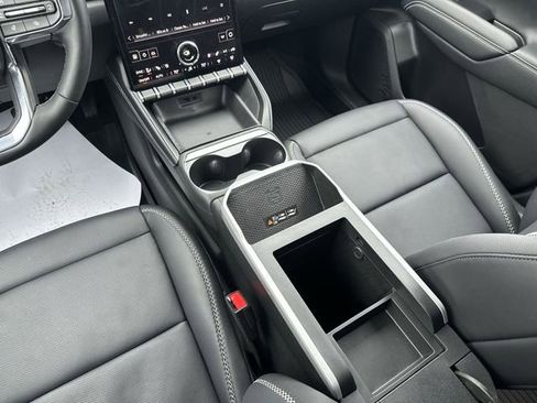 Used 2026 GMC Terrain Denali w/ LPO, Black Badging Package image 25