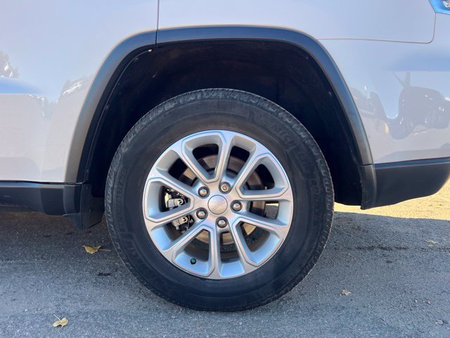 Used 2021 Jeep Grand Cherokee Laredo AWD/4WD image 13