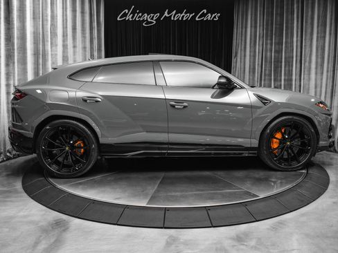 Used 2021 Lamborghini Urus AWD/4WD image 47