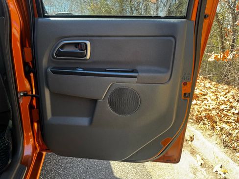 Used 2005 Chevrolet Colorado LS image 9