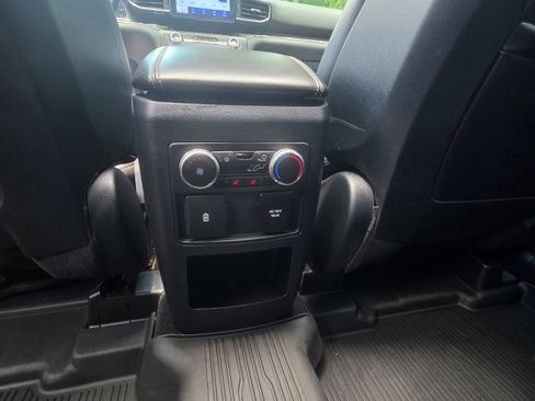Used 2020 Ford Explorer Limited RWD image 26