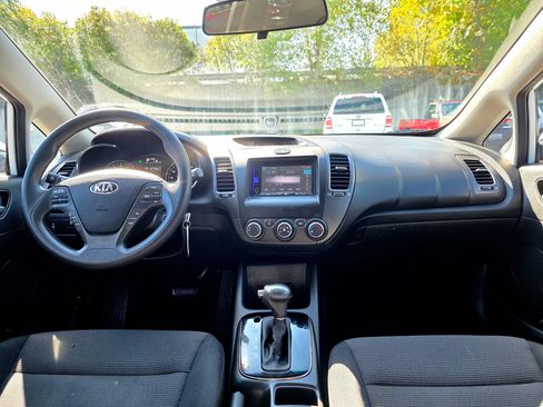 Used 2018 Kia Forte LX FWD image 19
