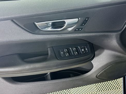 Used 2022 Volvo S60 B5 Momentum image 23