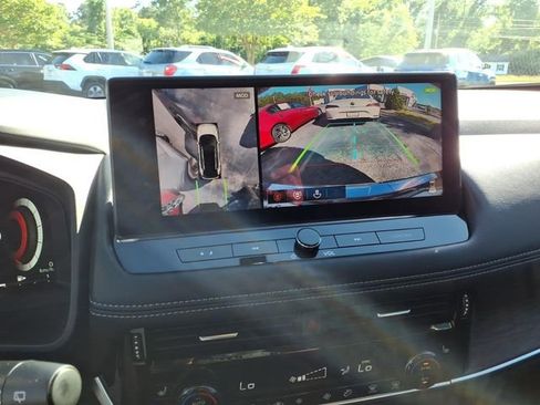 Used 2025 Nissan Rogue Platinum FWD image 19