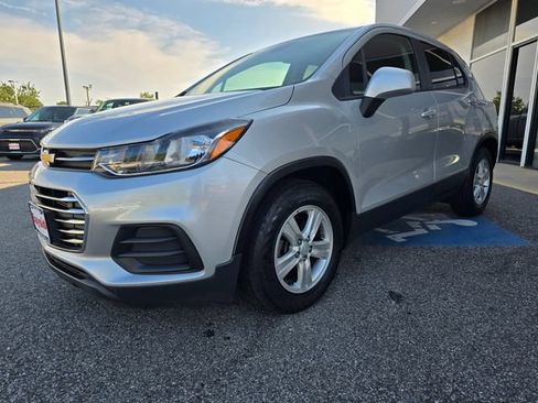 Used 2020 Chevrolet Trax LS FWD image 22