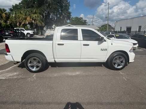 Used 2017 RAM 1500 Express RWD image 8