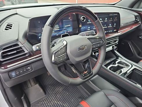 New 2026 Chevrolet Traverse RS w/ LPO, Floor Liner Package AWD/4WD image 11