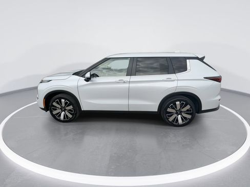 New 2026 Mitsubishi Outlander SE image 5