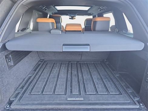 Used 2021 Land Rover Range Rover Autobiography Fifty Edition image 12