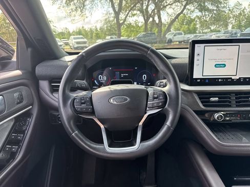Certified 2025 Ford Explorer Platinum w/ LUX Leather Package AWD/4WD image 16