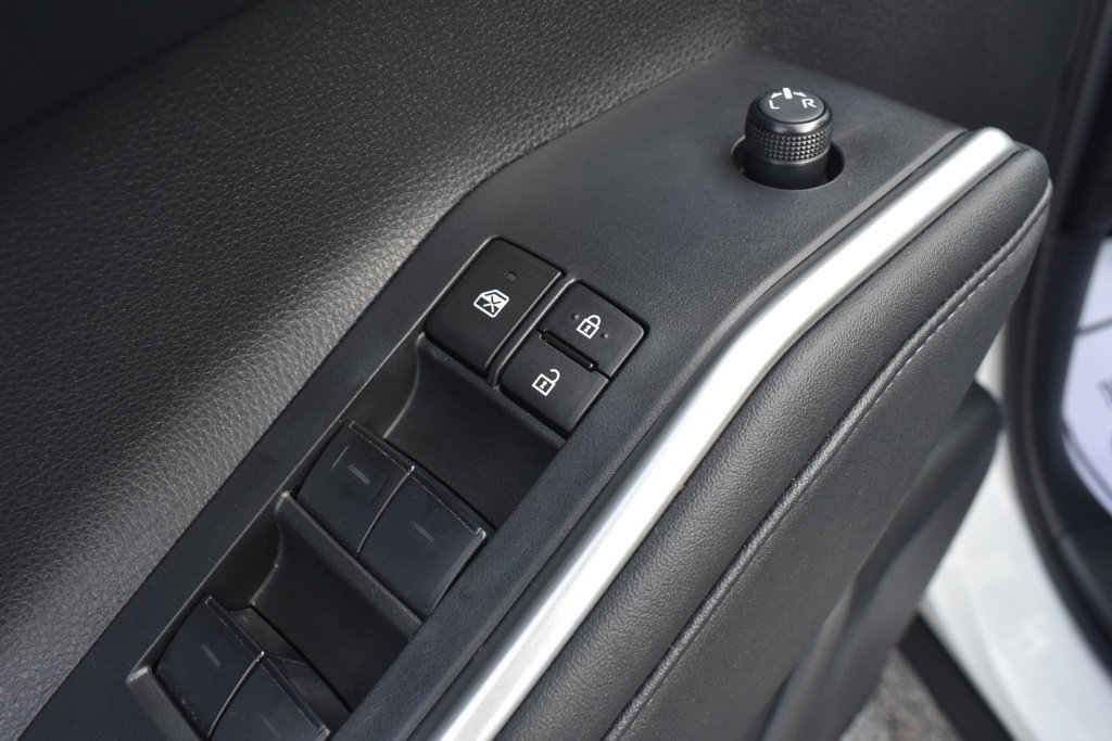 Used 2024 Toyota Highlander XLE AWD/4WD image 8