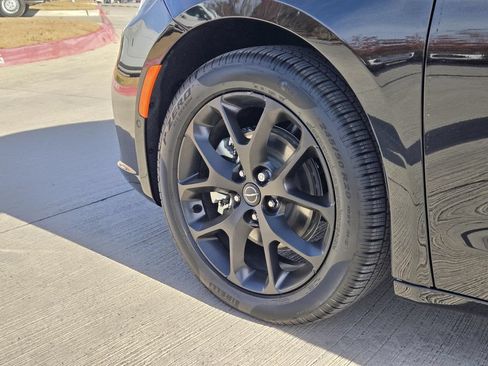 New 2026 Chrysler Pacifica Limited w/ S Appearance Package FWD image 5