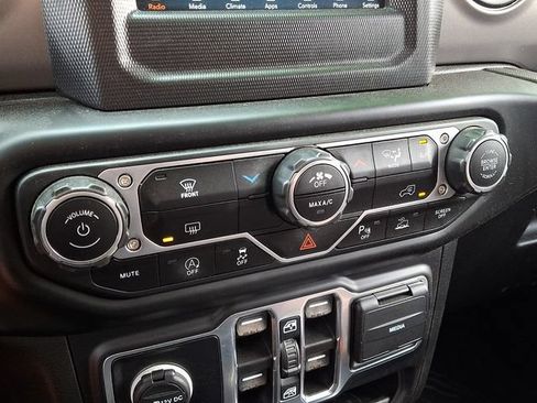 Used 2022 Jeep Wrangler Unlimited Sport AWD/4WD image 15