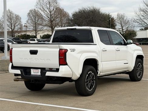 Used 2024 Toyota Tacoma TRD Sport image 7