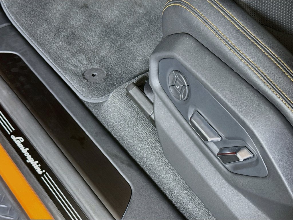 Used 2024 Lamborghini Urus S AWD/4WD image 20