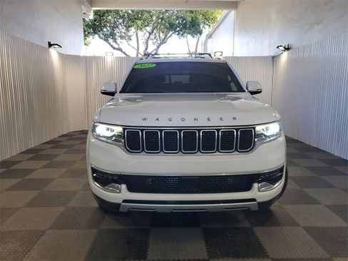 Used 2022 Jeep Wagoneer Series II image 2