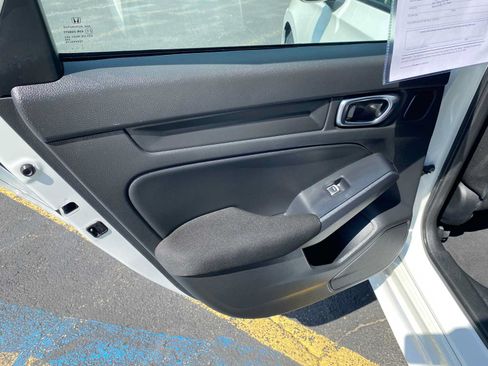 Used 2022 Honda Civic LX image 28
