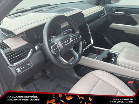 Certified 2026 GMC Acadia Elevation w/ Elevation Premium Package FWD image 13