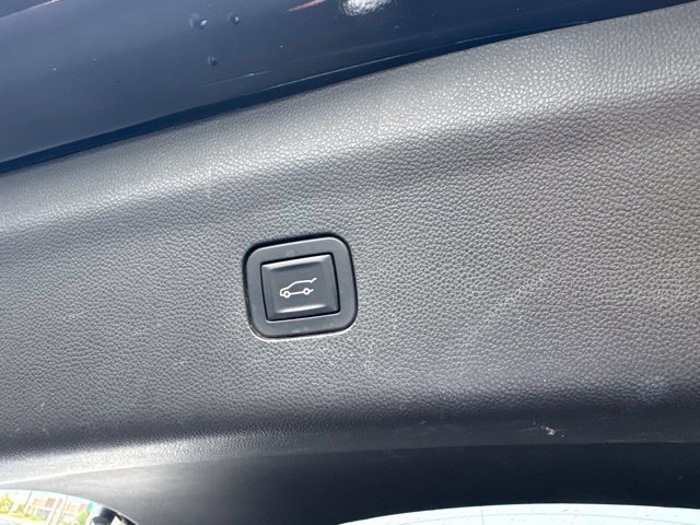 Used 2018 Buick Enclave Avenir w/ Avenir Technology Package AWD/4WD image 13