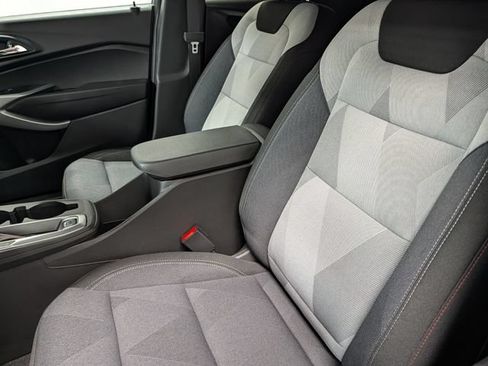 New 2026 Chevrolet Trax RS w/ Sunroof Package FWD image 10