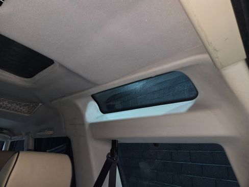 Used 2004 Land Rover Discovery SE image 78