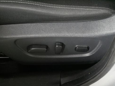 Used 2019 Nissan Rogue SV image 20