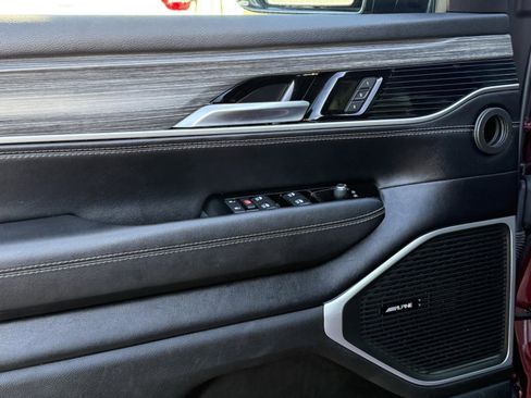 Used 2023 Jeep Wagoneer L Series II image 12