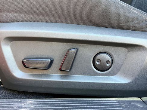 Used 2023 Nissan Rogue SV FWD image 35