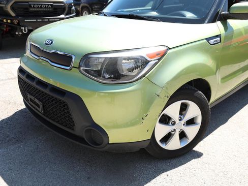 Used 2016 Kia Soul FWD image 2