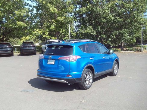 Used 2016 Toyota RAV4 Limited w/ Advanced Technology Package AWD/4WD image 5