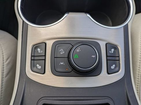 Used 2019 GMC Terrain Denali w/ Driver Alert Package II FWD image 32