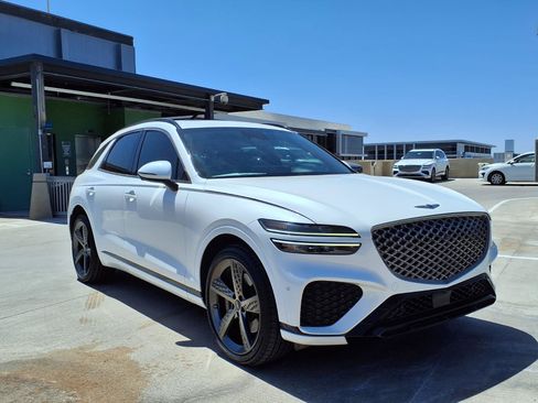 Certified 2023 Genesis GV70 2.5T w/ Sport Prestige Package AWD/4WD image 8