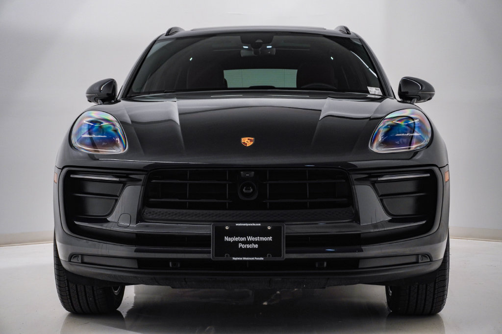Certified 2026 Porsche Macan AWD/4WD image 6