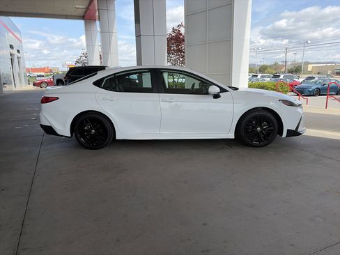 Certified 2025 Toyota Camry SE image 4