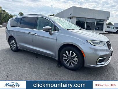 Certified 2021 Chrysler Pacifica Touring-L