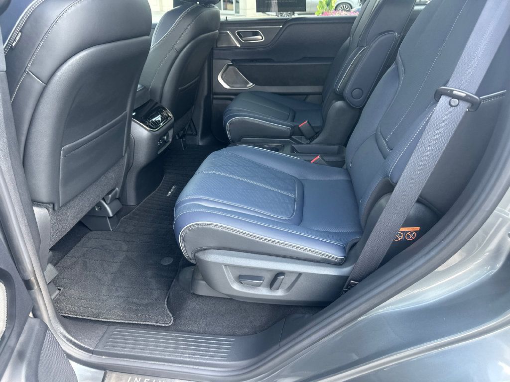 Certified 2026 INFINITI QX80 4WD w/ Sport Exterior Package image 17
