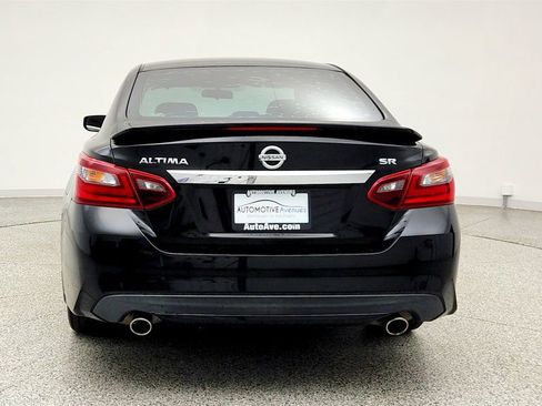 Used 2017 Nissan Altima 2.5 SR w/ Midnight Edition Package image 6