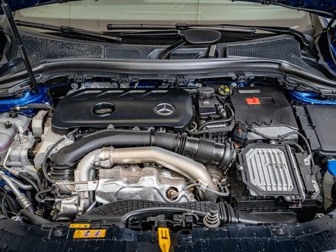 Certified 2025 Mercedes-Benz GLA 250 4MATIC image 39