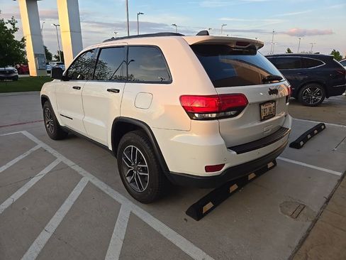 Used 2019 Jeep Grand Cherokee Limited w/ Luxury Group II image 5