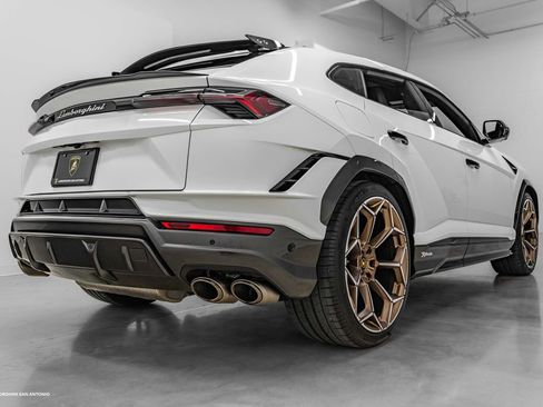 Used 2023 Lamborghini Urus Performante image 21