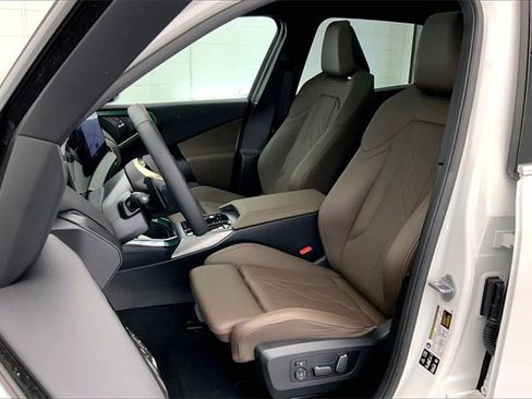 Used 2025 BMW X3 xDrive30i w/ Premium Package image 25