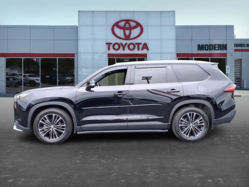 Used 2024 Toyota Grand Highlander AWD Hybrid image 2