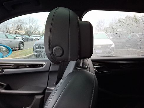 Used 2020 Porsche Macan S image 17